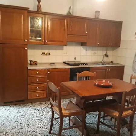 アパート La Casa Di Mirella ネー